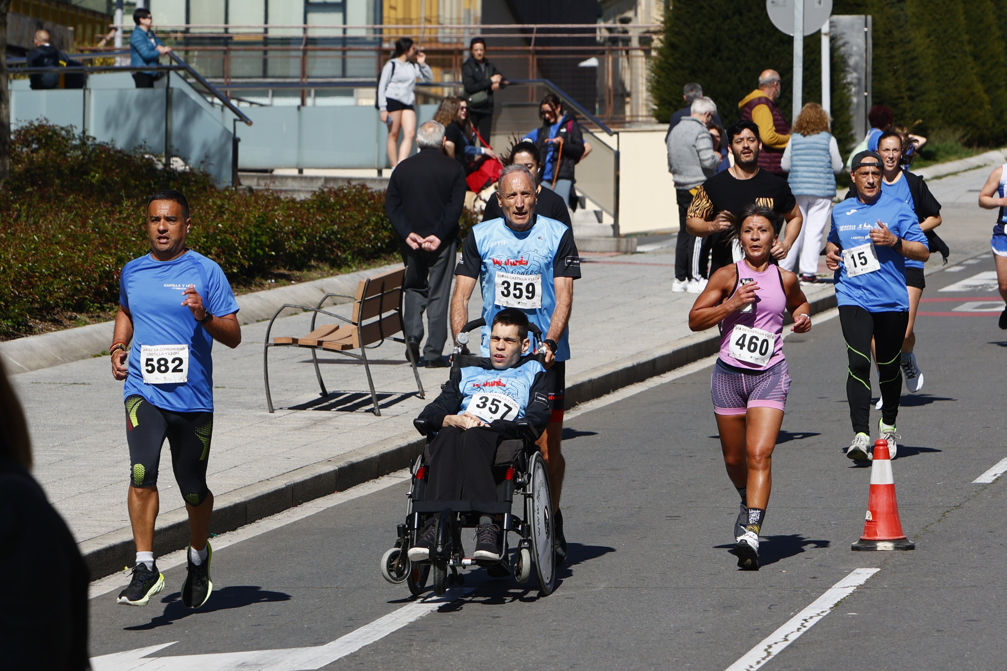 Un millar de participantes en la carrera por el Día de Castilla y León