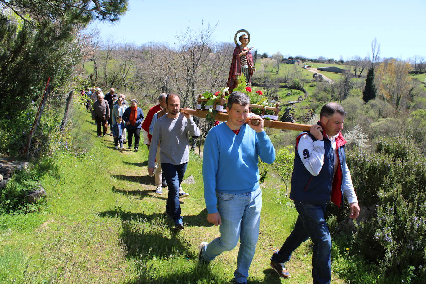 San Jorge bendice los campos del Alagón