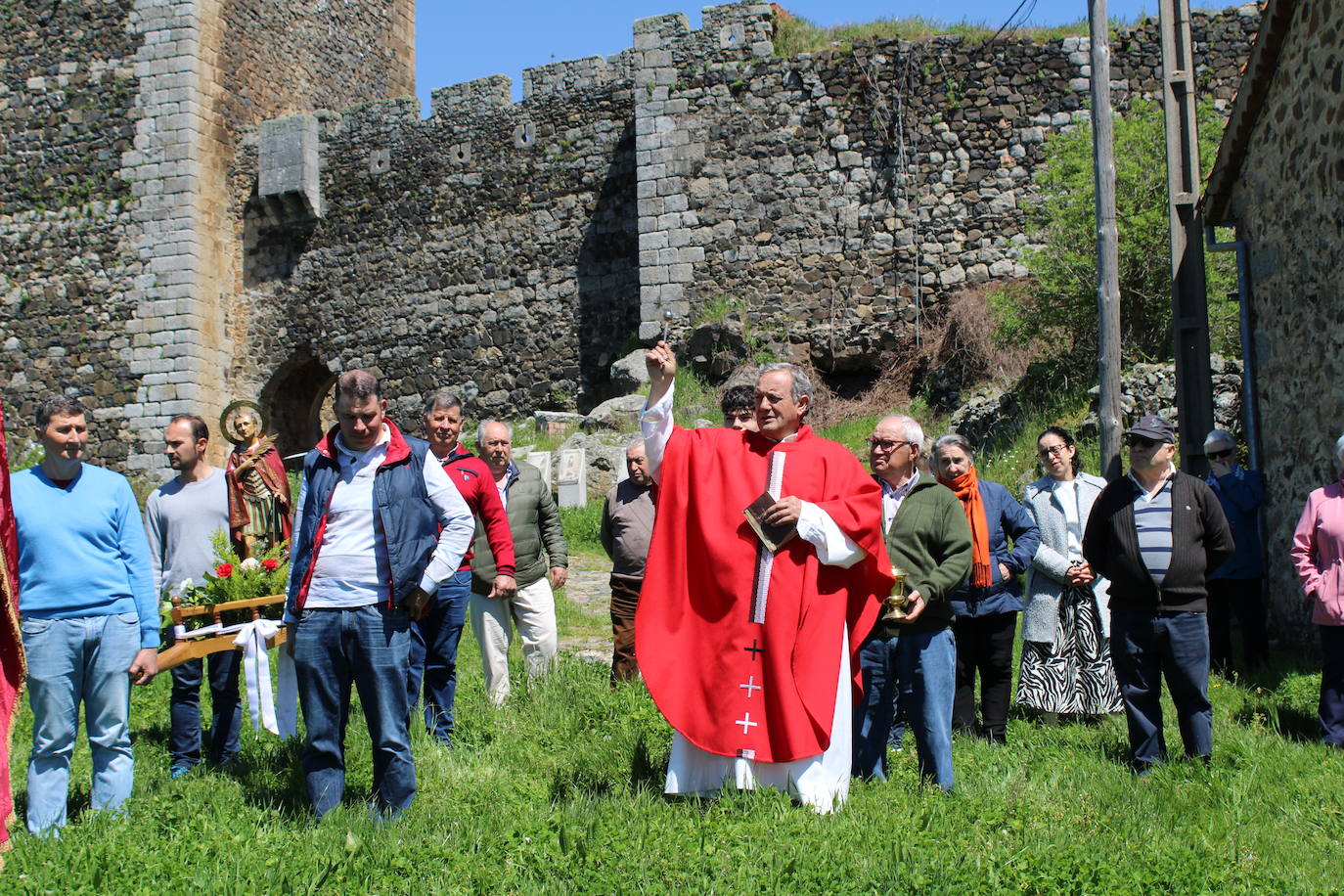 San Jorge bendice los campos del Alagón