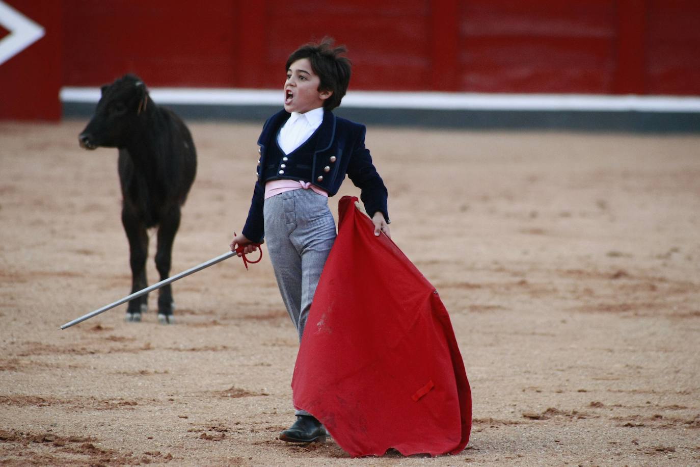 De nuevo volvió a triunfar en la exhibición de la Escuela Taurina en la feria de septiembre de 2016 en La Glorieta, desbordando torería a sus 8 años.