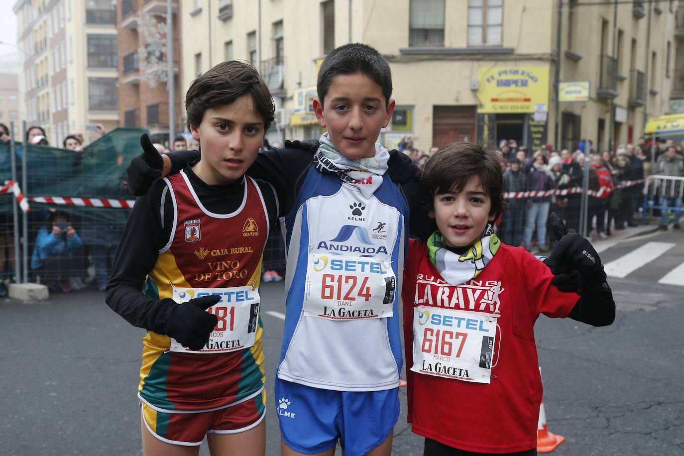 La última foto que conservamos de sus competiciones en atletismo es en la San Silvestre el 26 de diciembre de 2016. Este año debutaba en la categoría alevín y consiguió el tercer puesto pese a ser de primer año.
