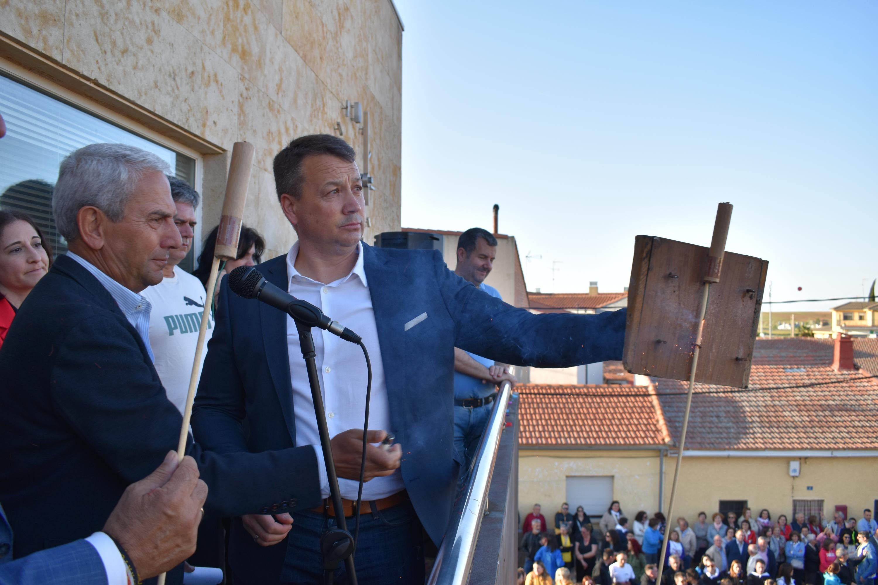 Estalla la fiesta en Doñinos de Salamanca con el chupinazo y el pregón oficial