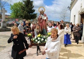 Imagen de la salida del santo de la iglesia parroquial