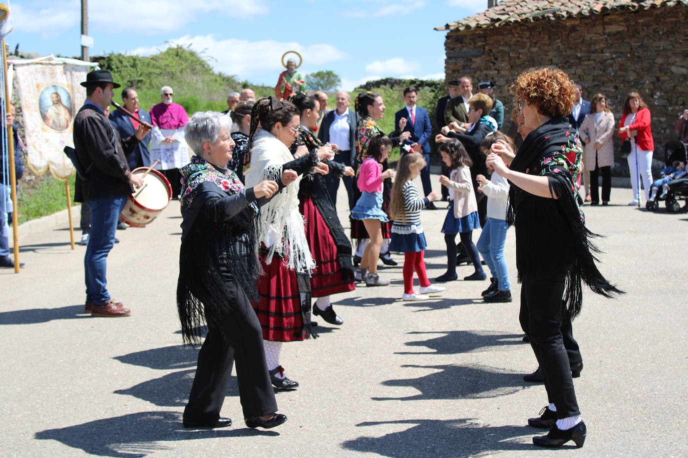 Cabezuela de Salvatierra disfruta con su fiesta en honor a San Marcos