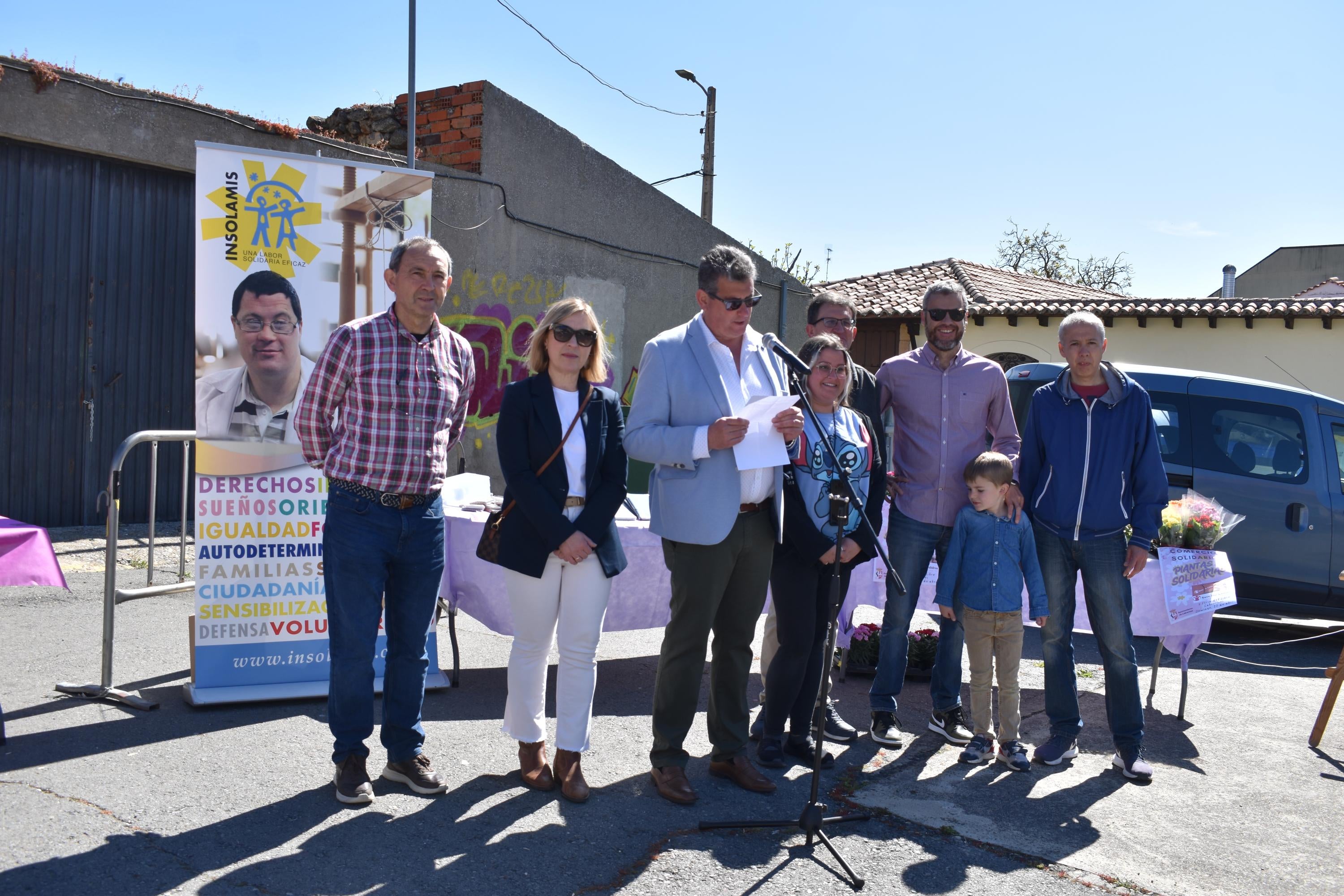 Cabrerizos disfruta de su particular Feria del Libro con tintes solidarios