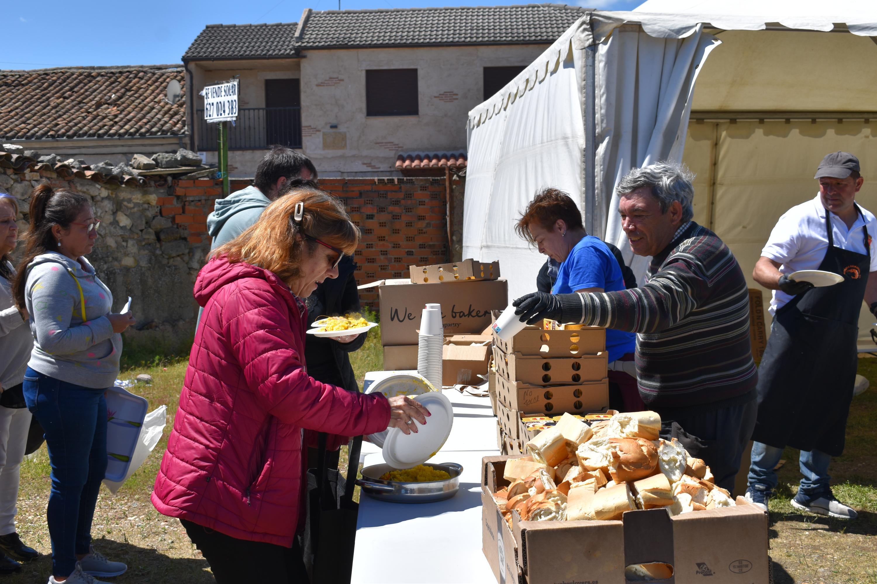 Paella para 400 personas en la víspera del día grande en Torresmenudas