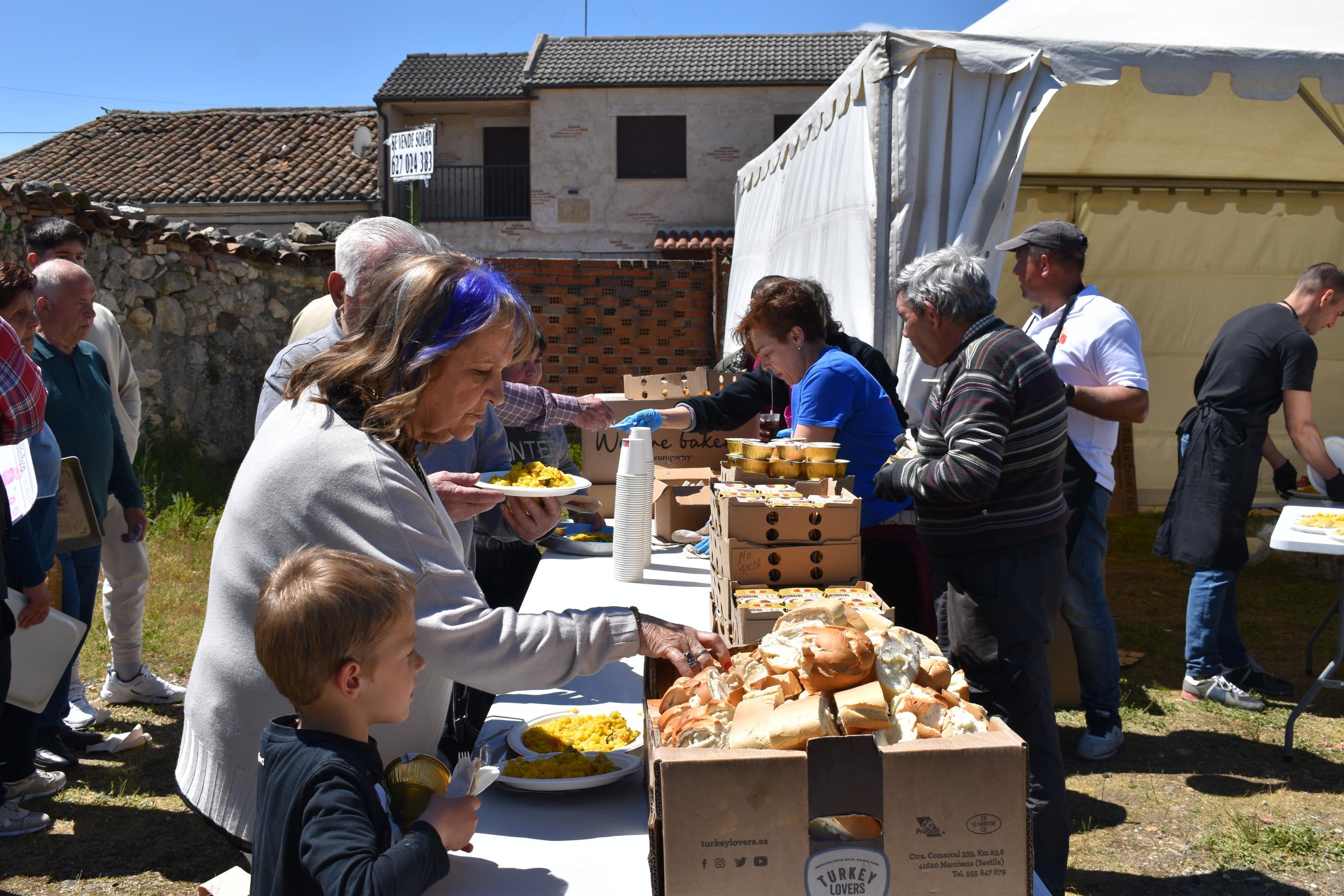 Paella para 400 personas en la víspera del día grande en Torresmenudas