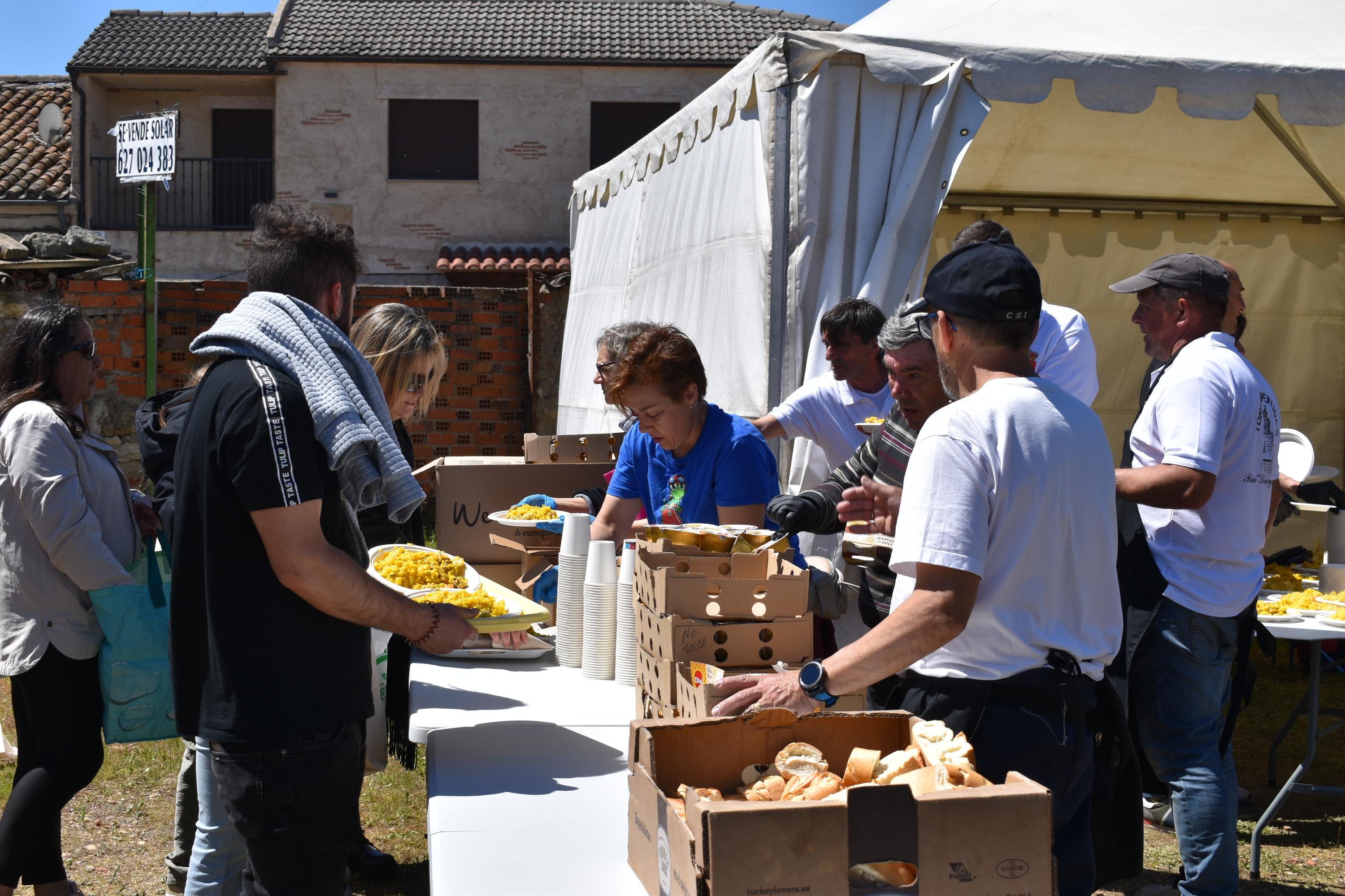 Paella para 400 personas en la víspera del día grande en Torresmenudas