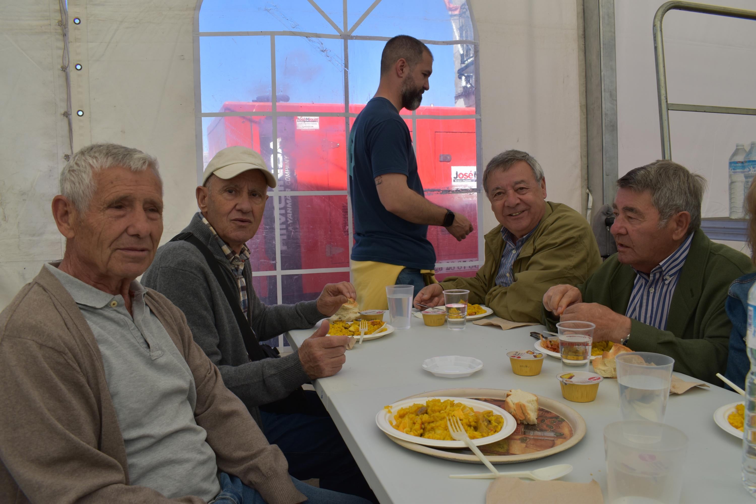 Paella para 400 personas en la víspera del día grande en Torresmenudas