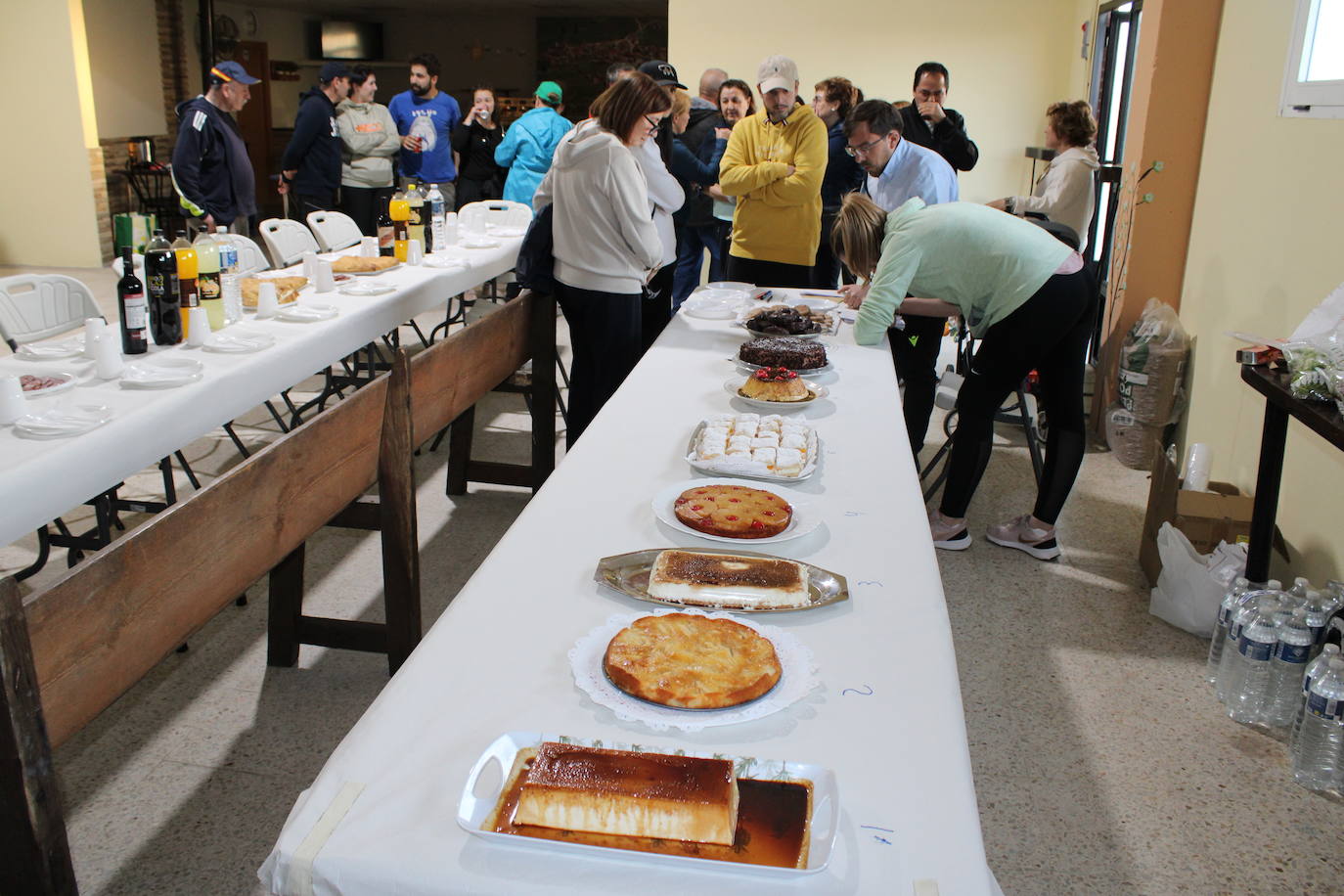 Pizarral disfruta del hornazo en la antesala del Lunes de Aguas