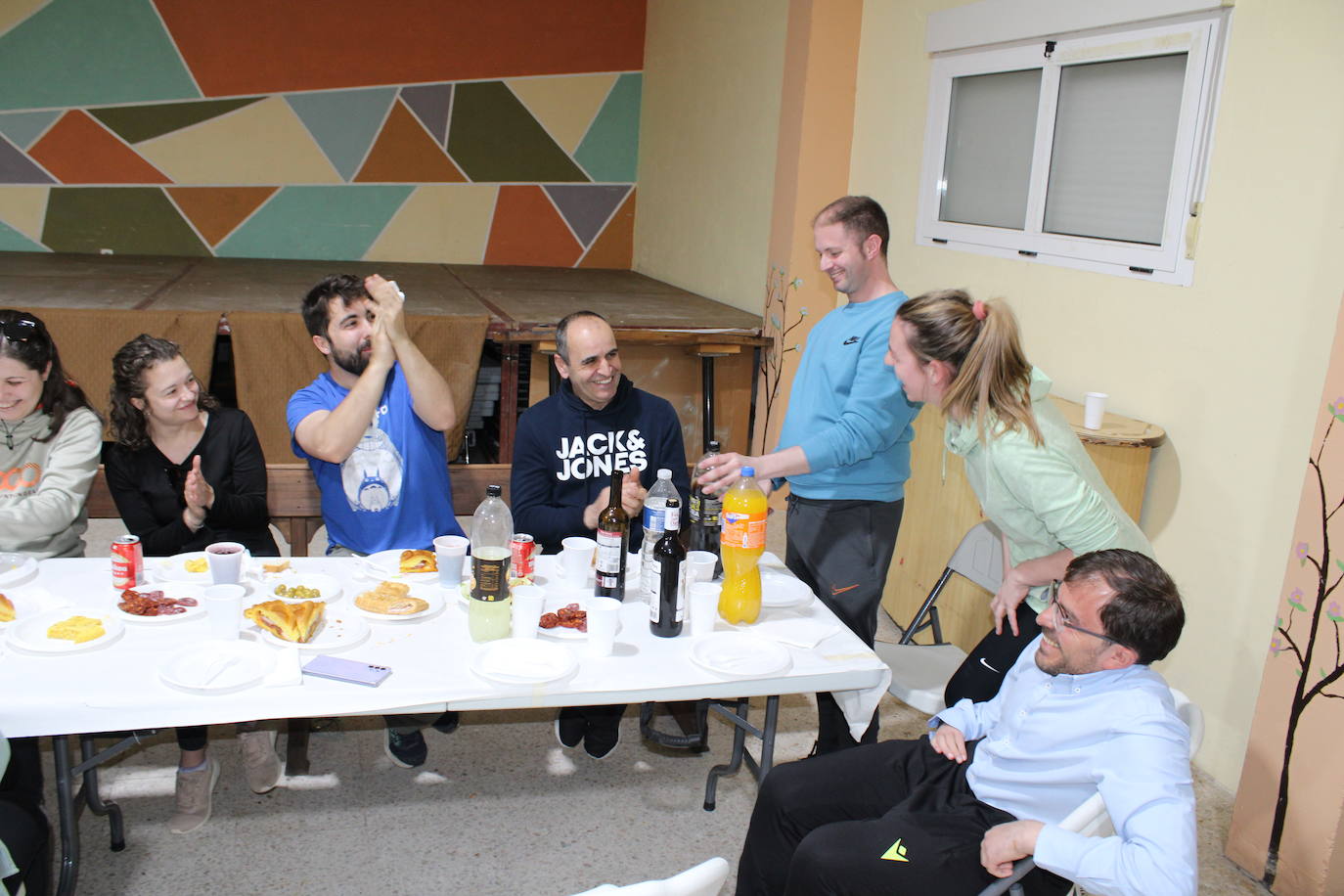 Pizarral disfruta del hornazo en la antesala del Lunes de Aguas