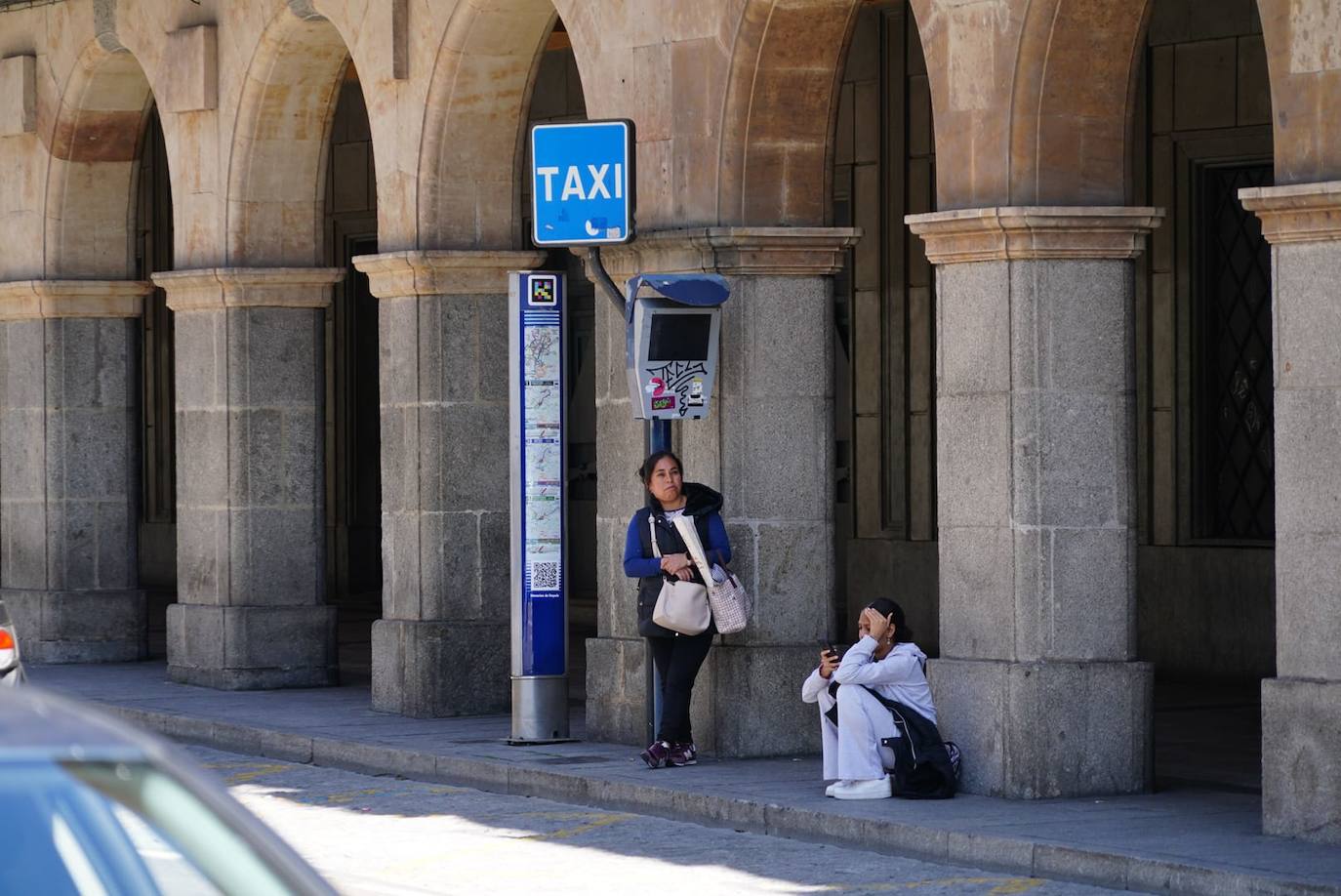 En imágenes: así ha vivido Salamanca un apagón histórico en el Lunes de Aguas
