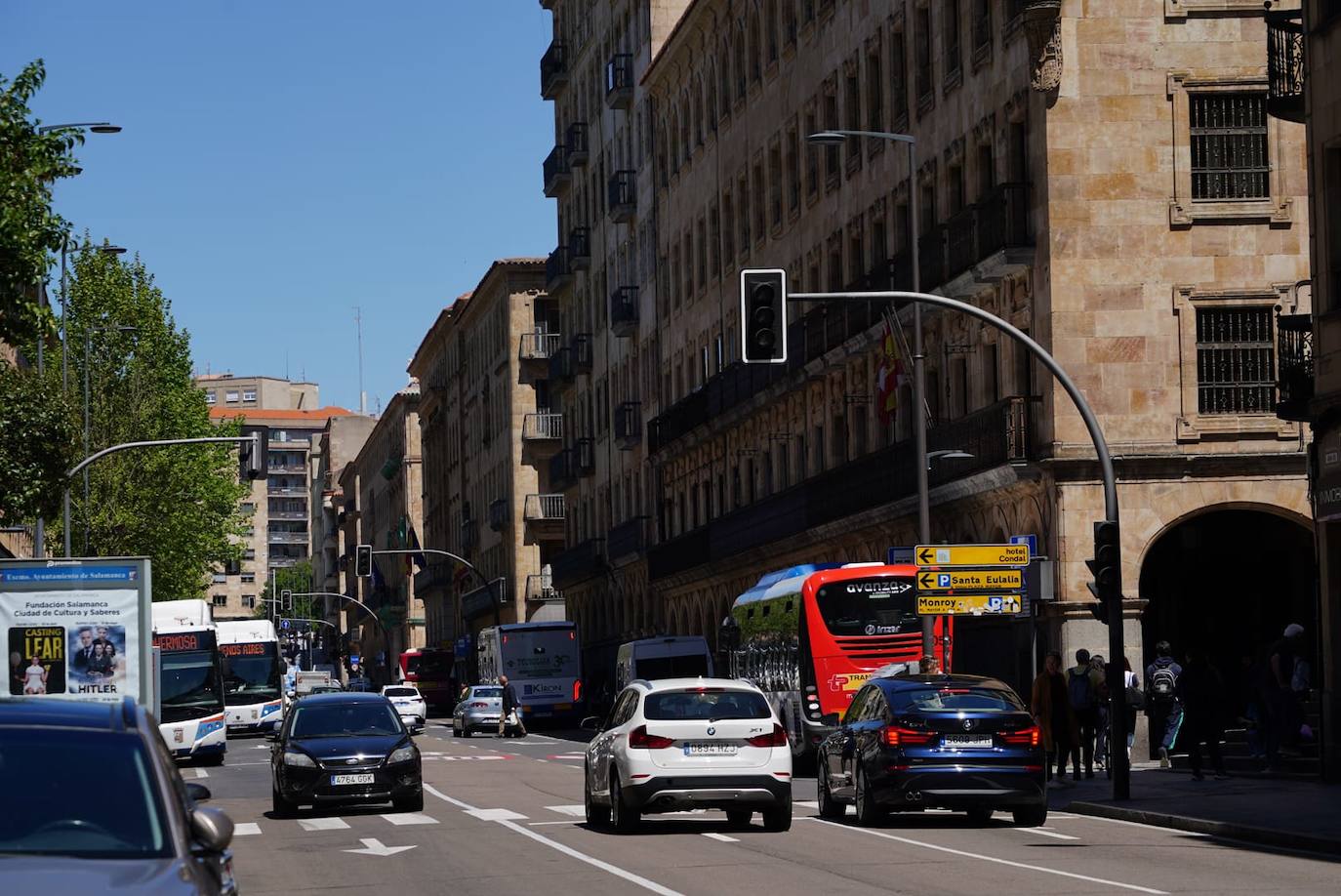 En imágenes: así ha vivido Salamanca un apagón histórico en el Lunes de Aguas