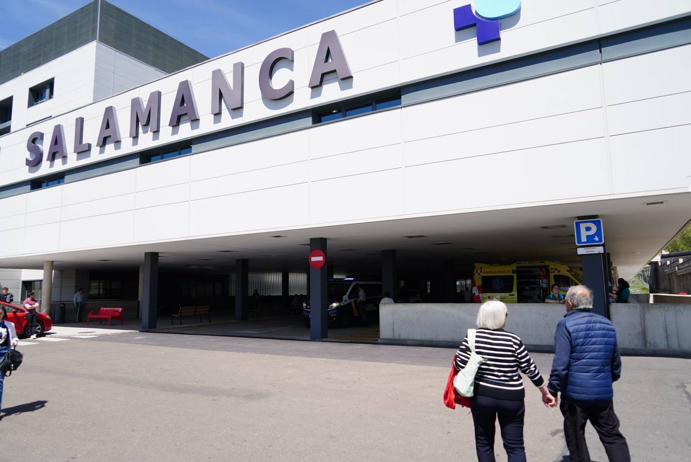 En imágenes: así ha vivido Salamanca un apagón histórico en el Lunes de Aguas