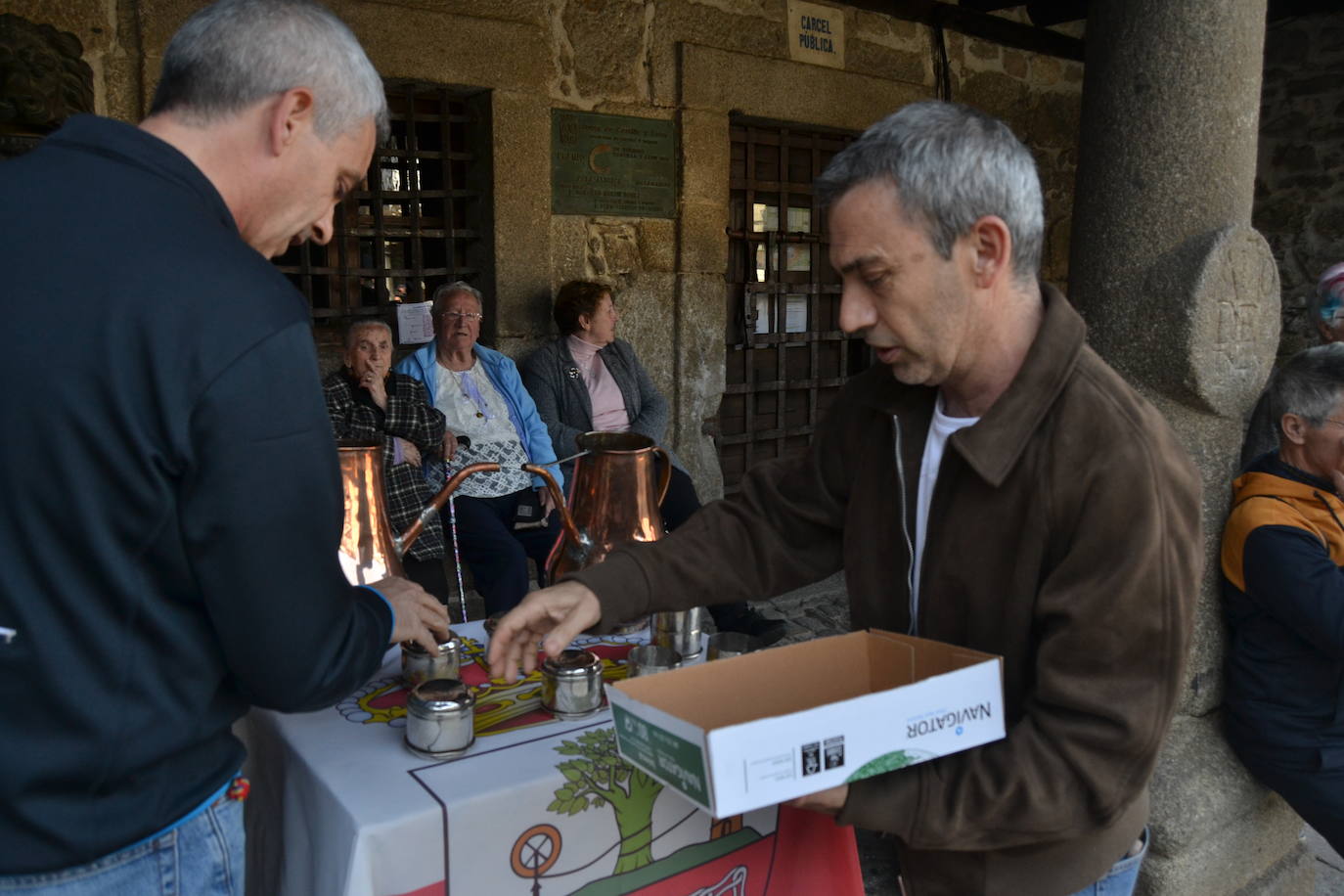El Día del Trago envuelve en fiesta a La Alberca