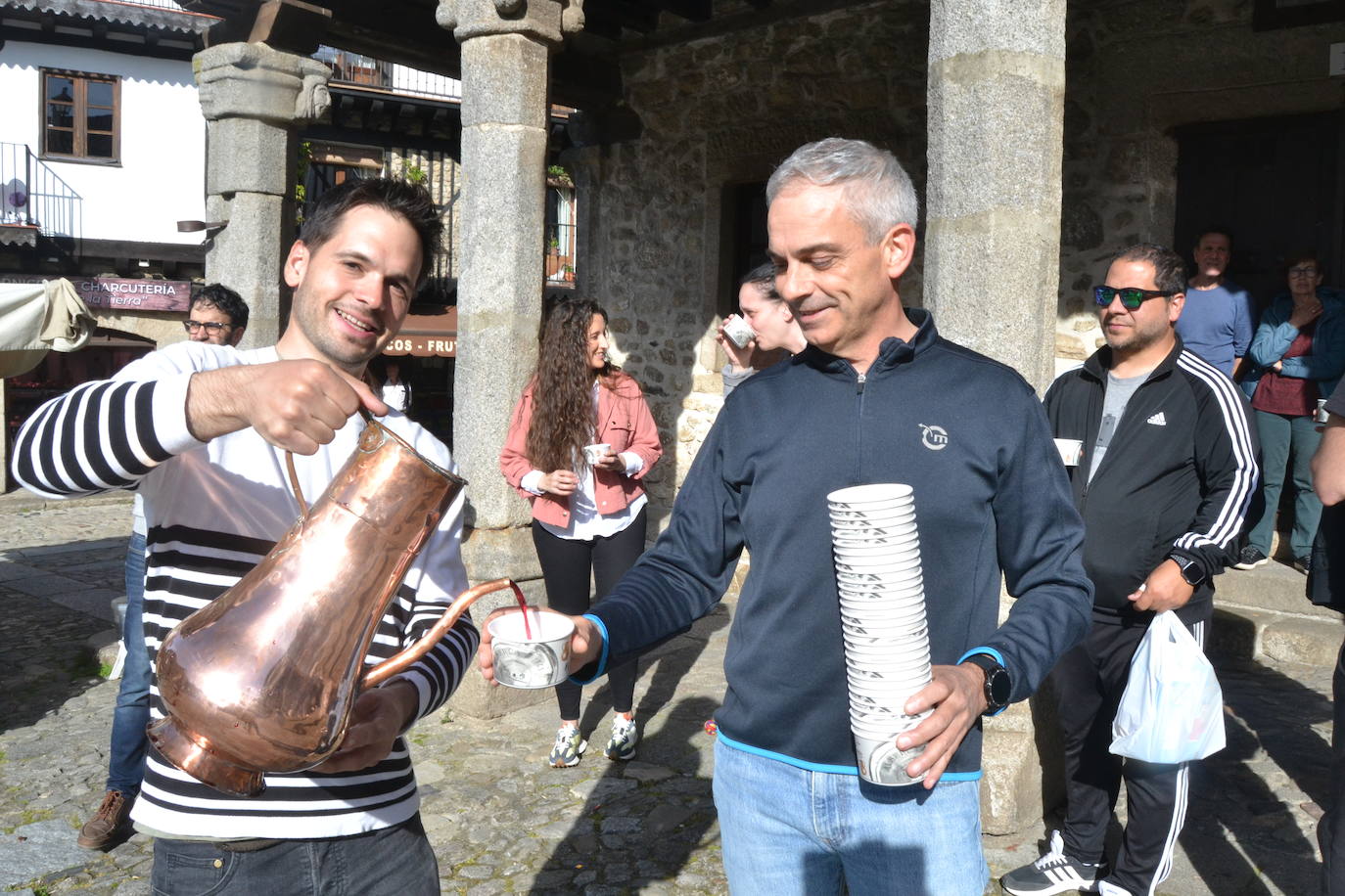 El Día del Trago envuelve en fiesta a La Alberca