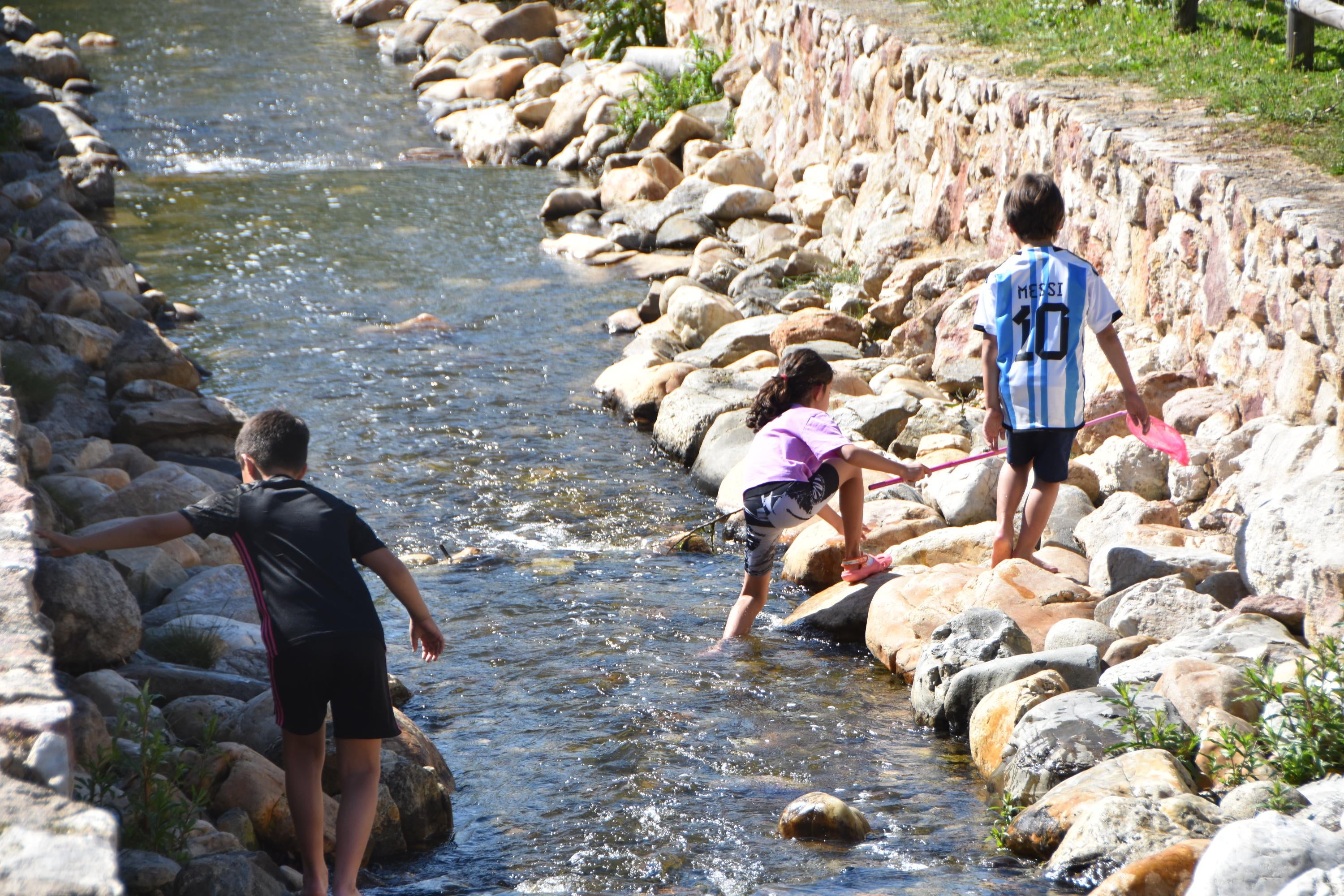 El alfoz celebra un Lunes de Aguas lleno de tradición y hornazo