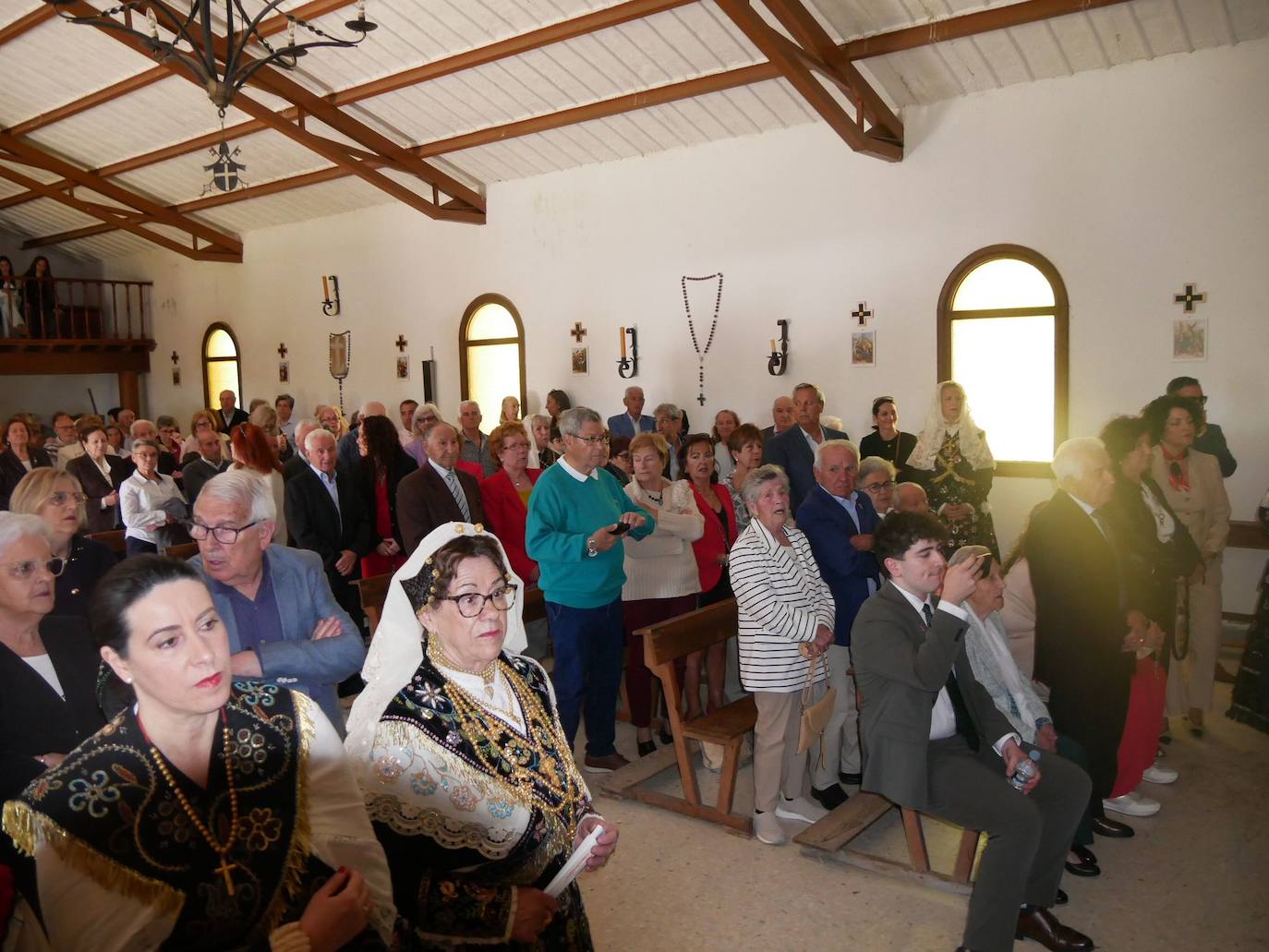 Linares de Riofrío disfruta de un intenso día en honor a la Virgen del Buen Suceso