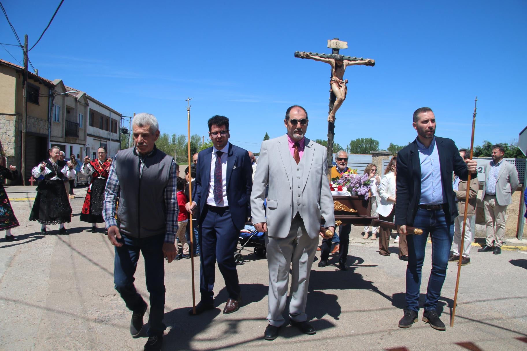 Vega de Tirados rinde honores al Cristo de las Aguas