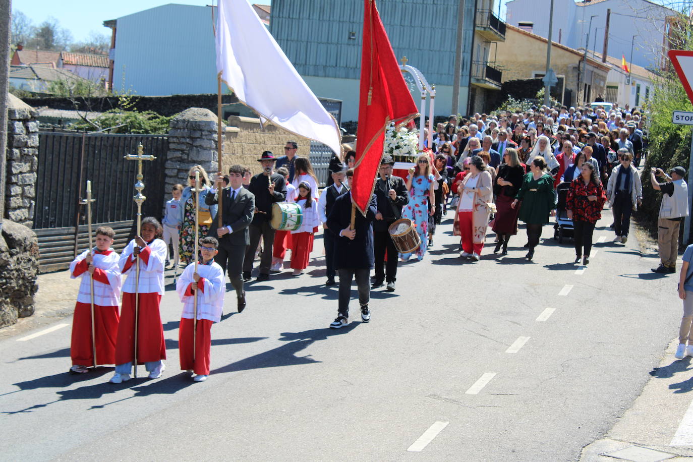Linares de Riofrío disfruta de un intenso día en honor a la Virgen del Buen Suceso