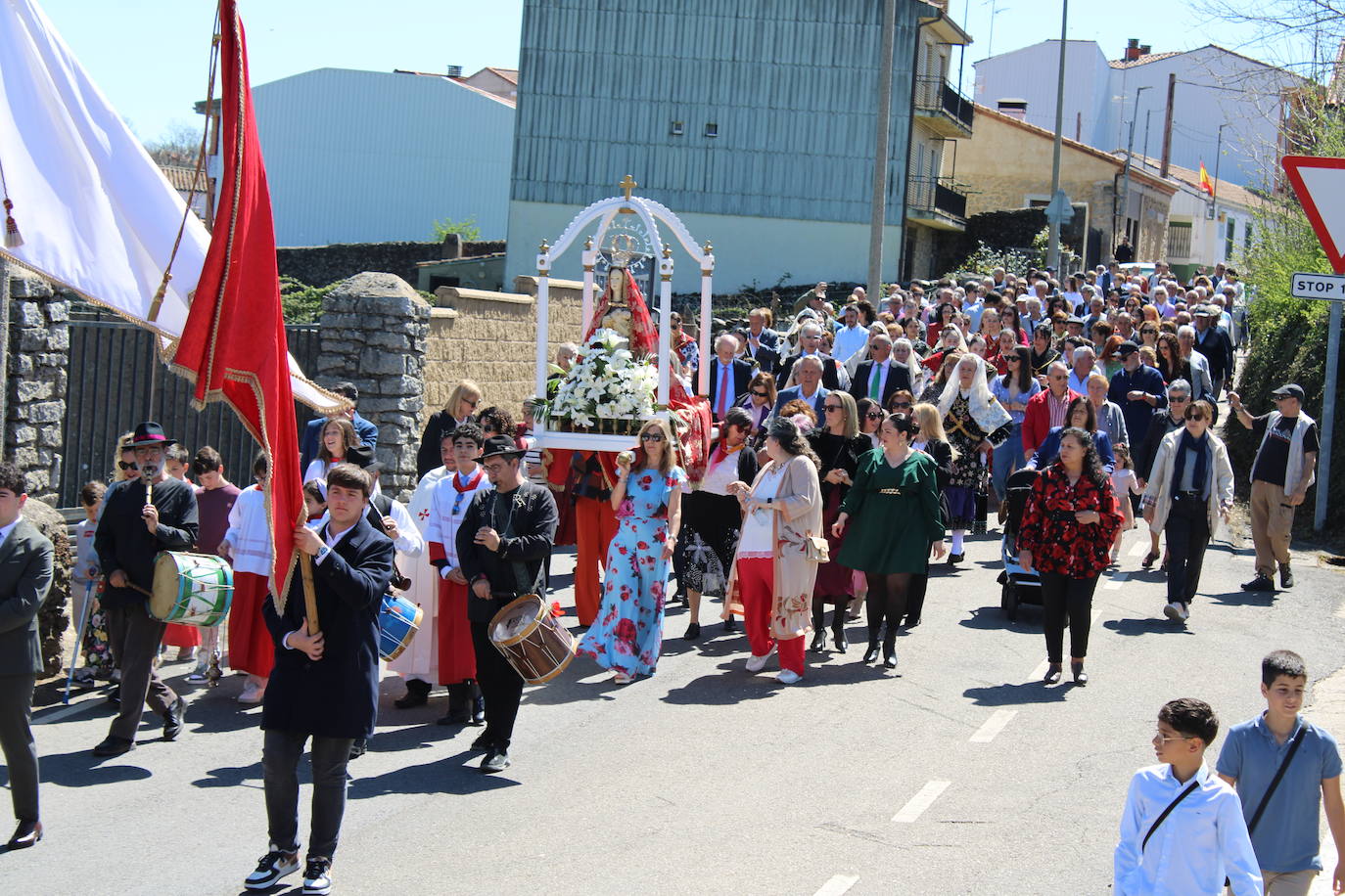 Linares de Riofrío disfruta de un intenso día en honor a la Virgen del Buen Suceso