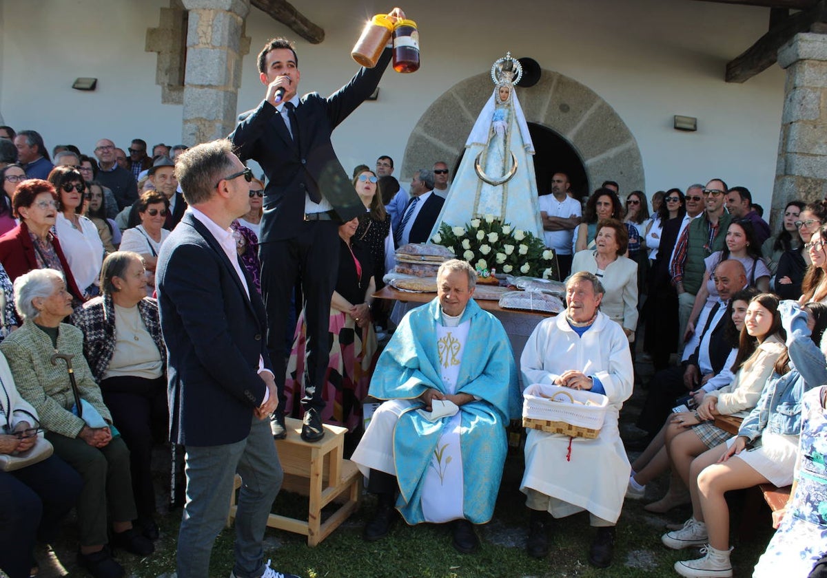 Los Santos rinde honores a la Virgen del Gozo