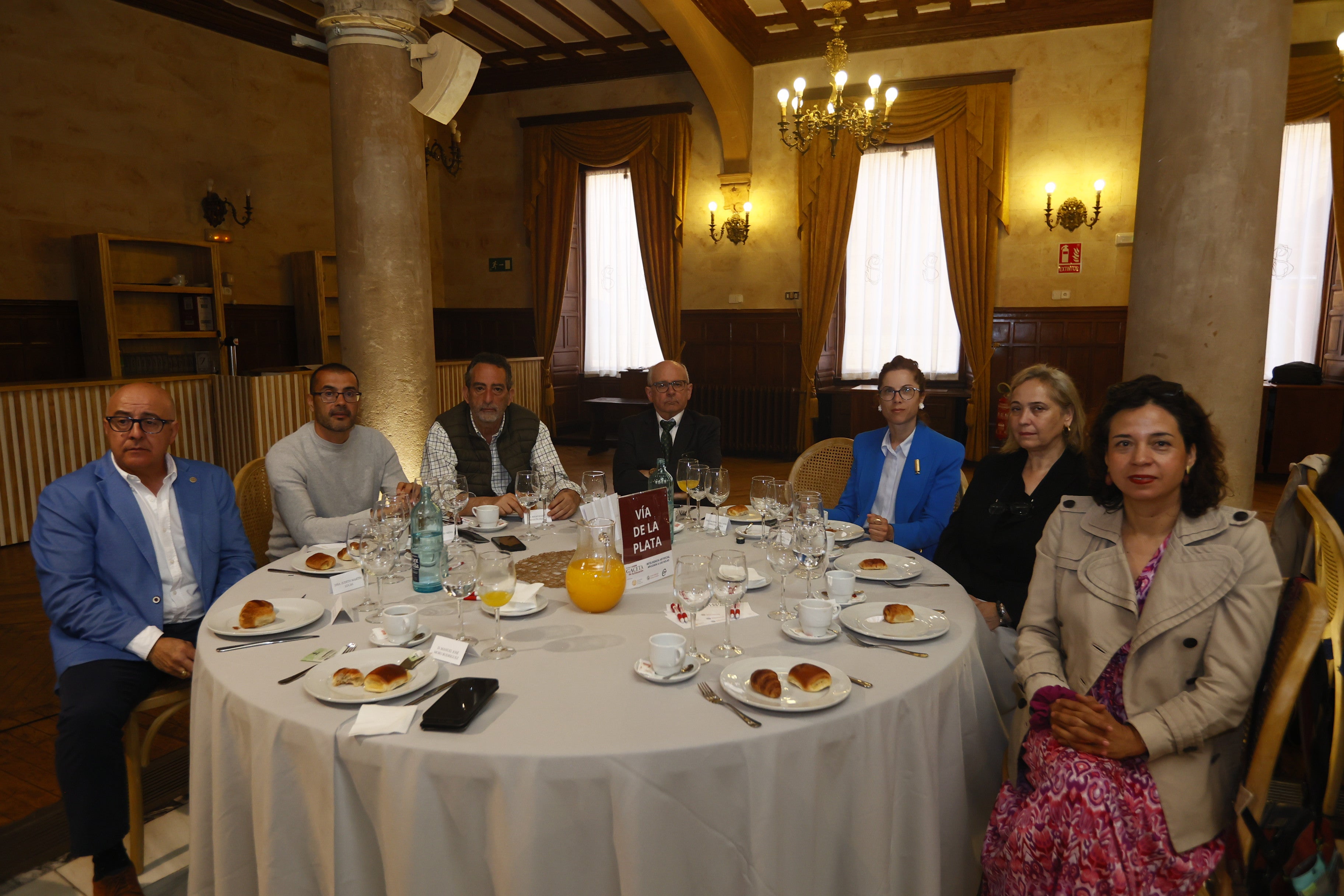 Manuel José Moro (CSIF), Juanjo Mena, Bienvenido Martín, Ángel García, Vanesa Abarca, Ana Belén Sánchez y Erla Mariela Morales (Universidad de Salamanca).
