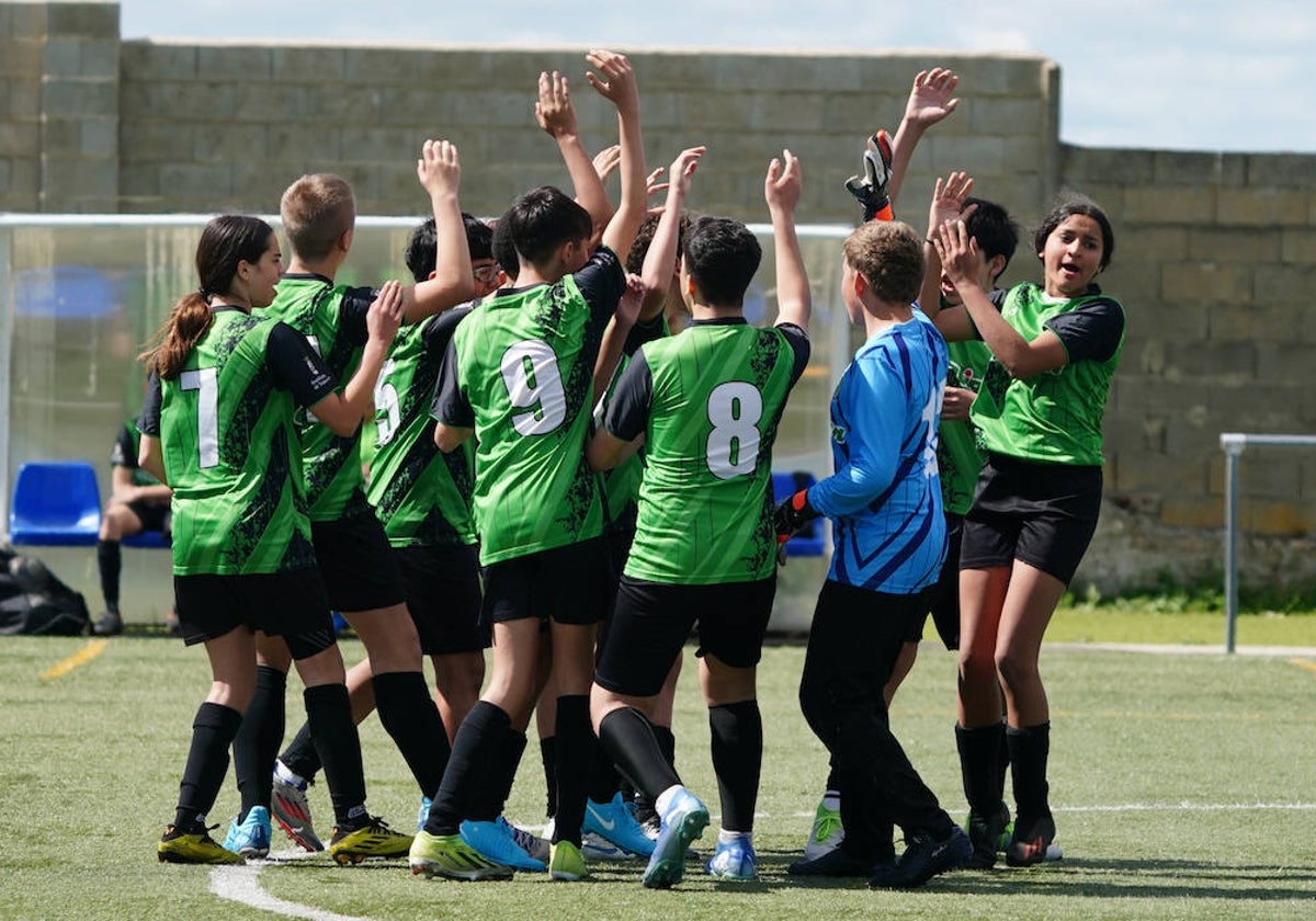 Así fue la jornada en el fútbol base: Mosalvo otorga el triunfo al Pizarrales en la 2ª Cadete, y Unionistas y Alba de Tormes regalan un señor partido en la 3ª Alevín
