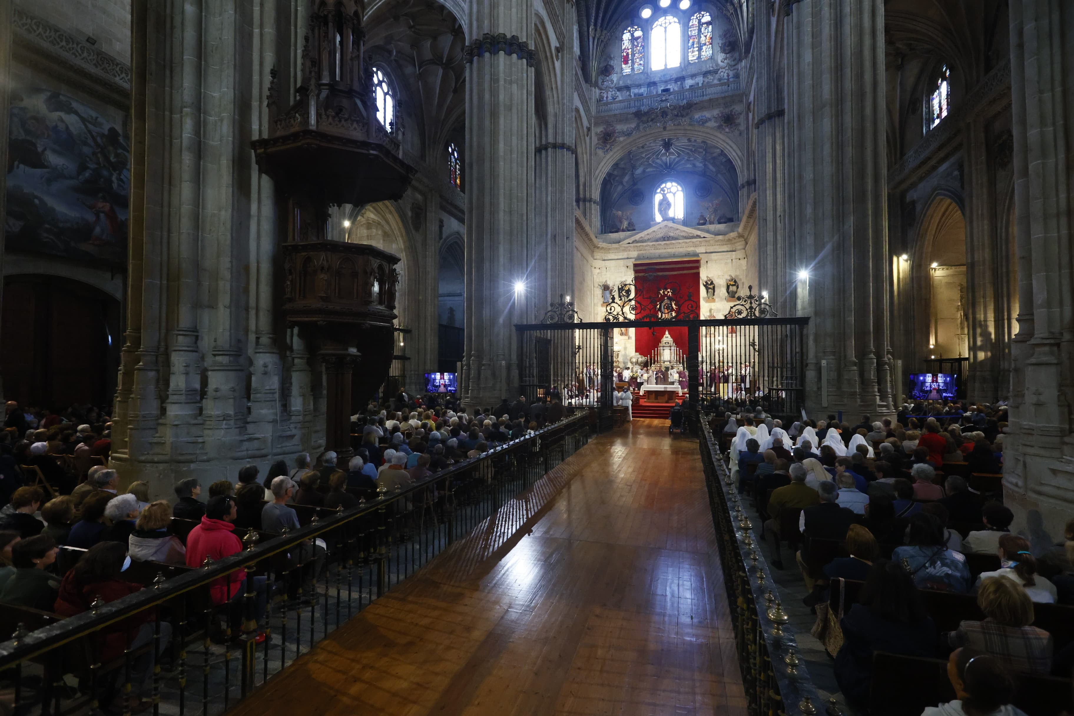 Multitudinaria despedida al papa Francisco