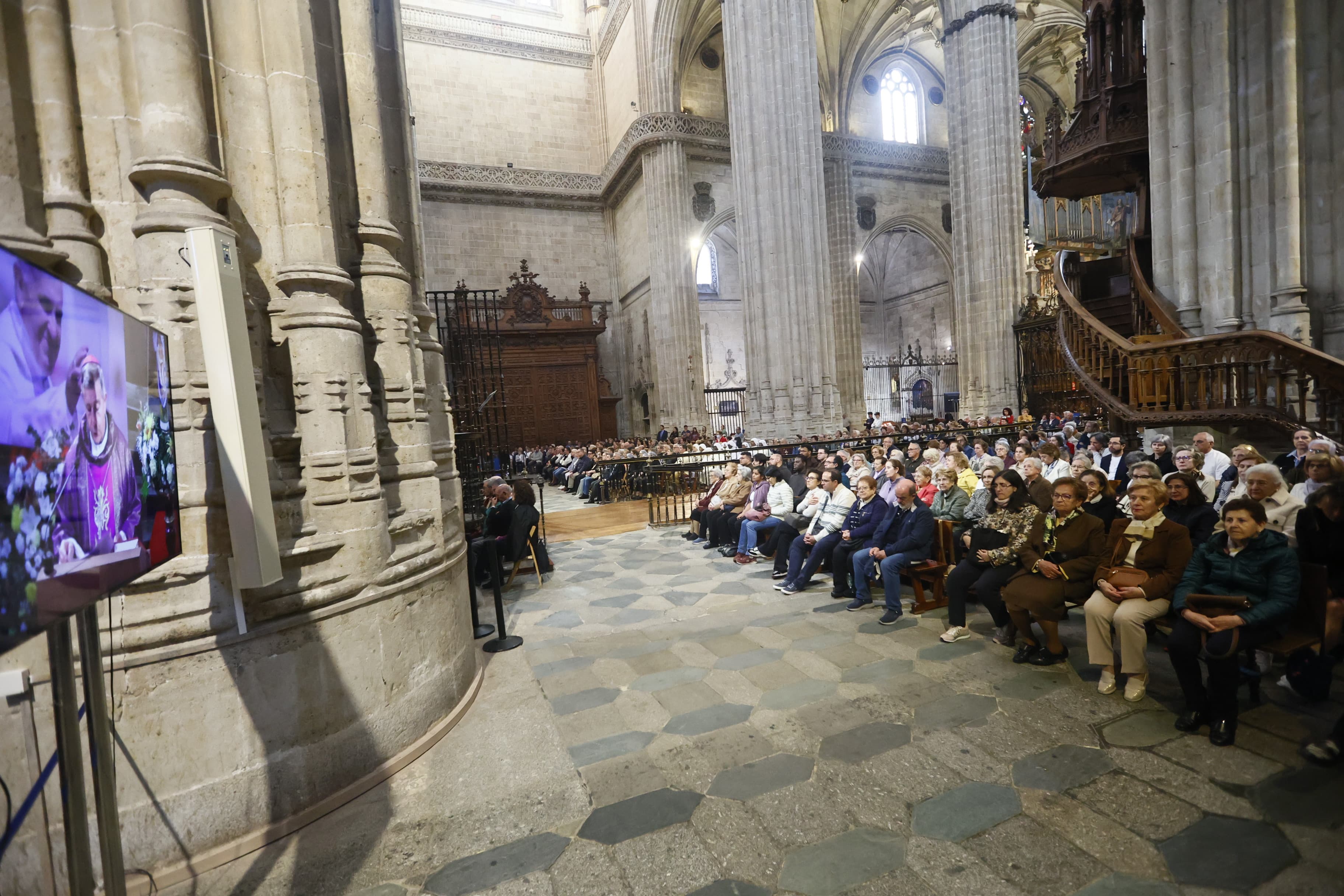 Multitudinaria despedida al papa Francisco