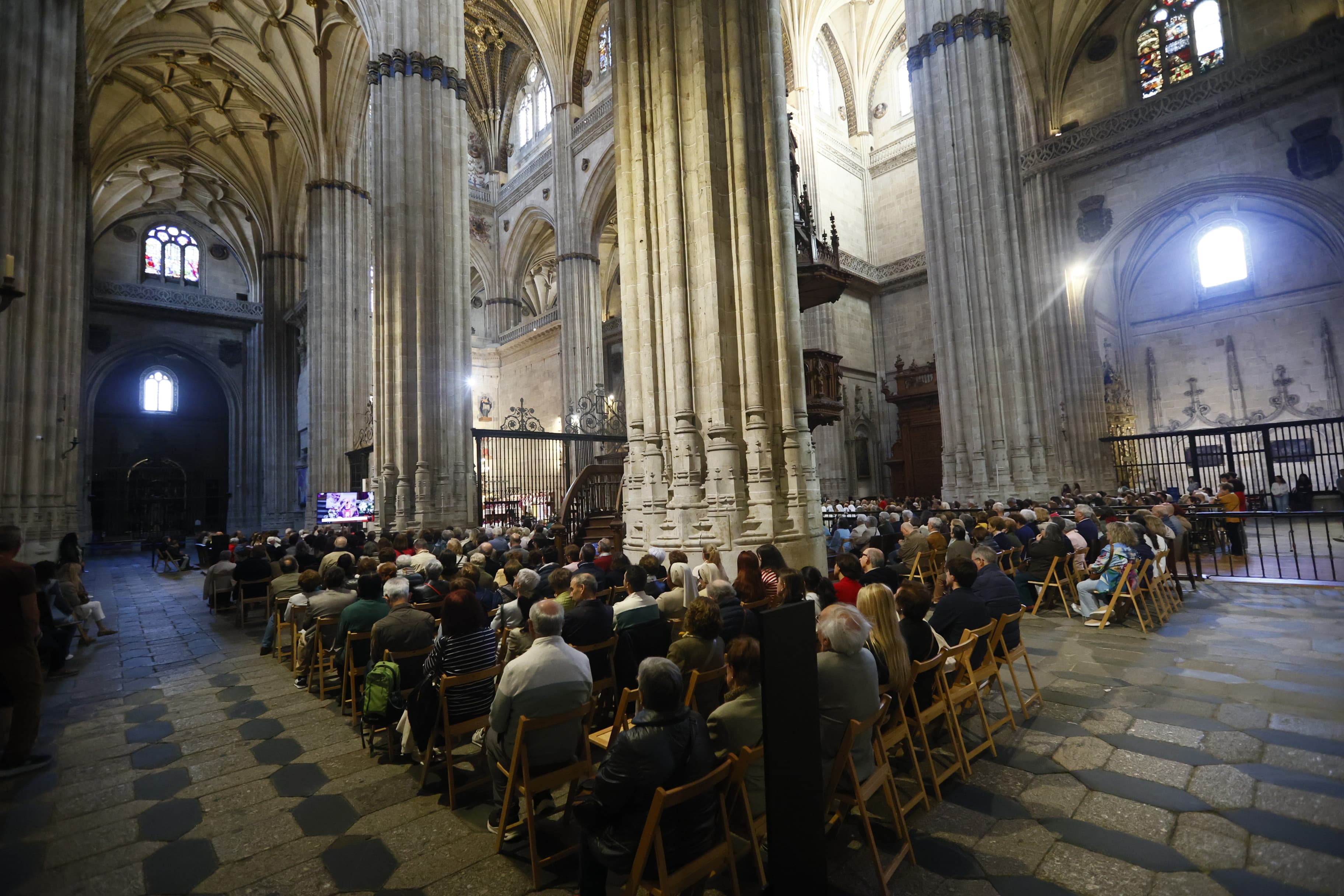 Multitudinaria despedida al papa Francisco