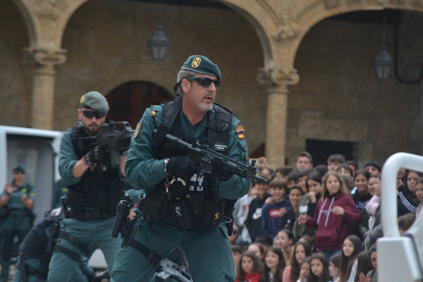 Más de mil escolares de Ciudad Rodrigo se dan cita en una exhibición de la Guardia Civil