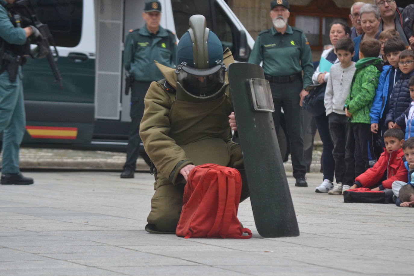 Más de mil escolares de Ciudad Rodrigo se dan cita en una exhibición de la Guardia Civil
