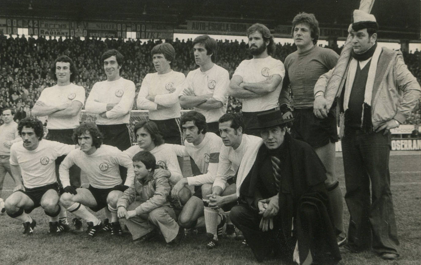 Otro once inicial en el Estadio Helmántico. En la práctica totalidad de fotografías que conservamos de equipos de partida, Jorge D'Alessandro aparece el primero a la derecha en la fila superior.