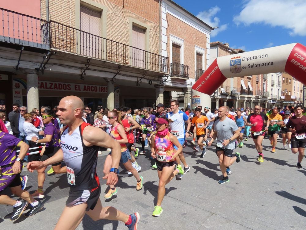 Jorge Hernandez y María José Carpio ganan la XXXI carrera &#039;Hijos, padres y abuelos&#039; de Peñaranda de Bracamonte