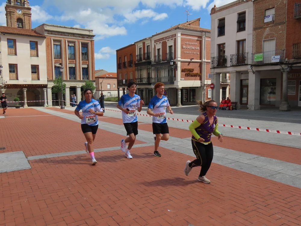 Jorge Hernandez y María José Carpio ganan la XXXI carrera &#039;Hijos, padres y abuelos&#039; de Peñaranda de Bracamonte