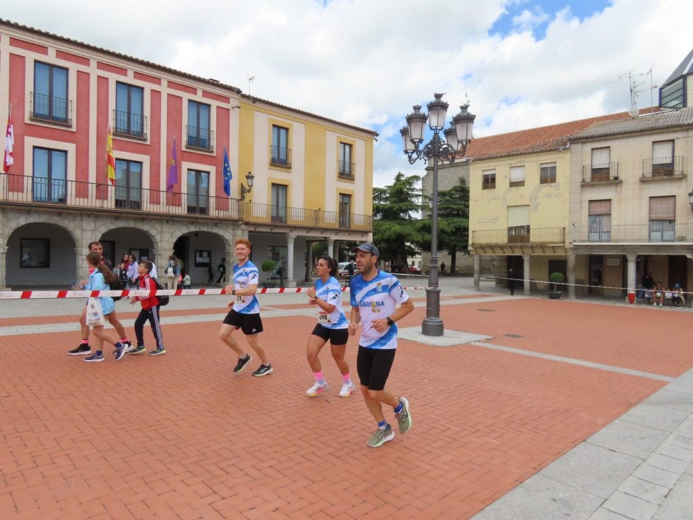 Jorge Hernandez y María José Carpio ganan la XXXI carrera &#039;Hijos, padres y abuelos&#039; de Peñaranda de Bracamonte