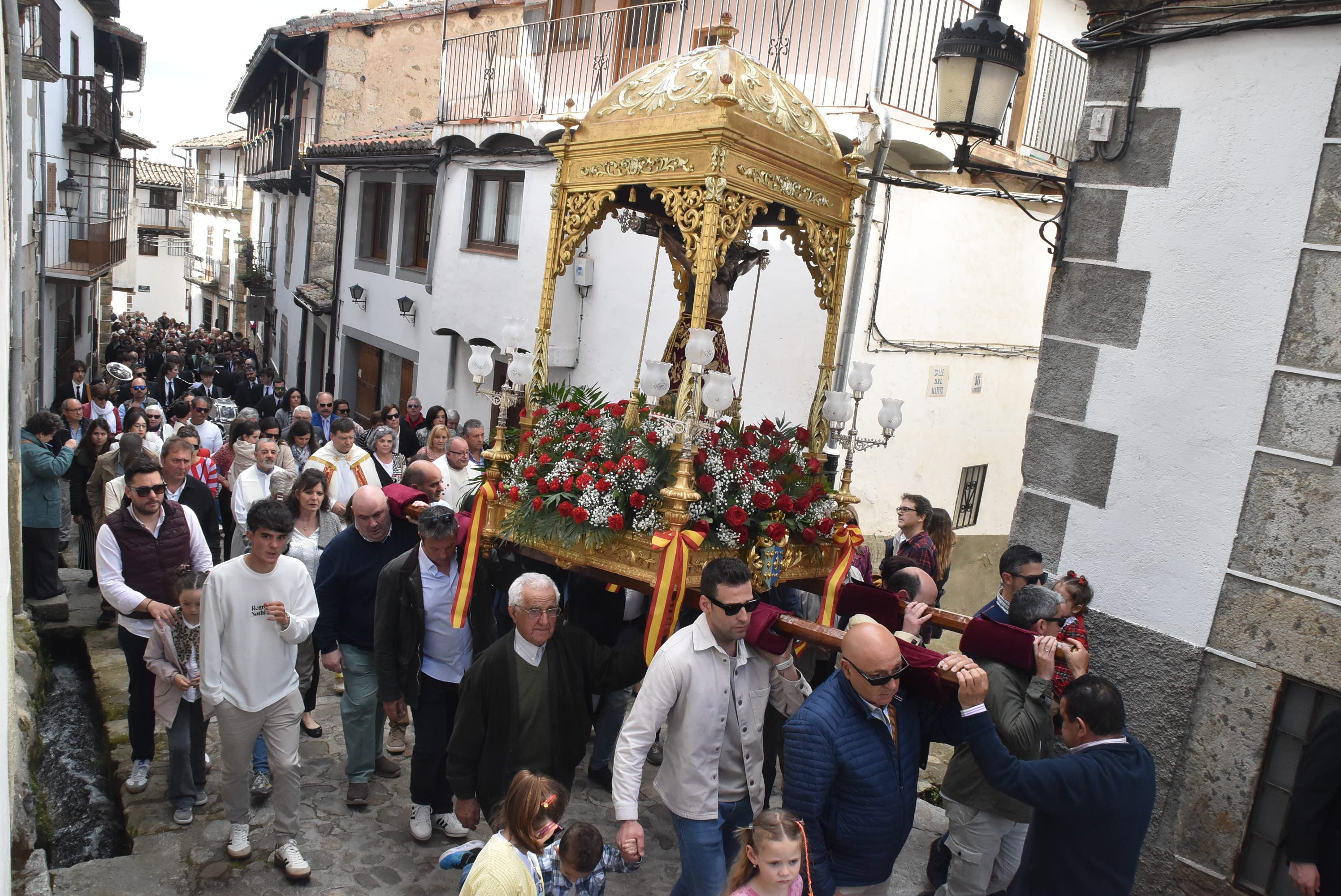 El Cristo del Refugio bendice un año más a Candelario