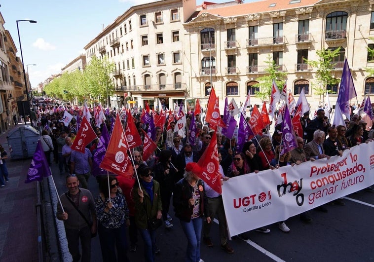 La manifestación a su llegada a la plaza de España.