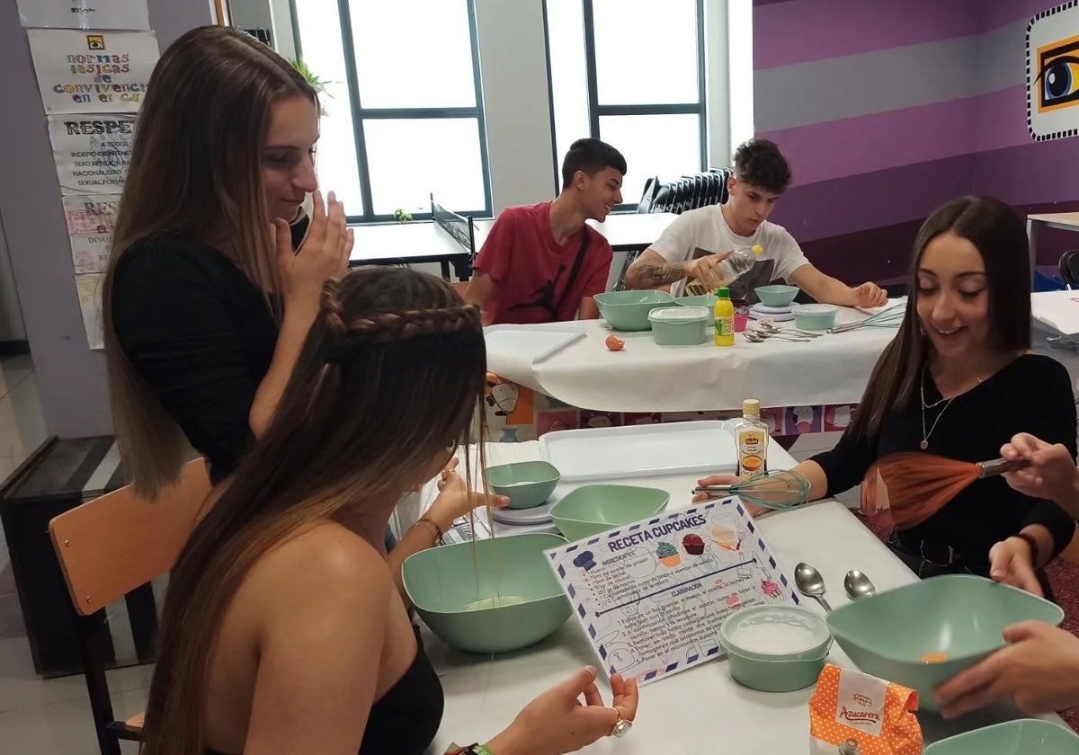 Taller de cocina, pádel o escalada para los jóvenes de Carbajosa de la Sagrada