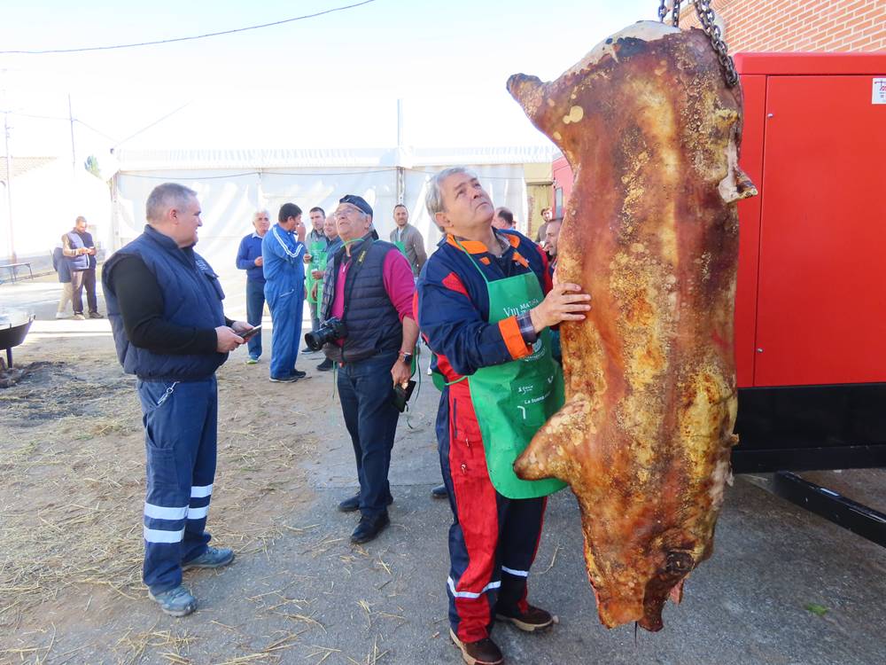 Recuerdos del pasado en la VIII Matanza Típica de Cantaracillo
