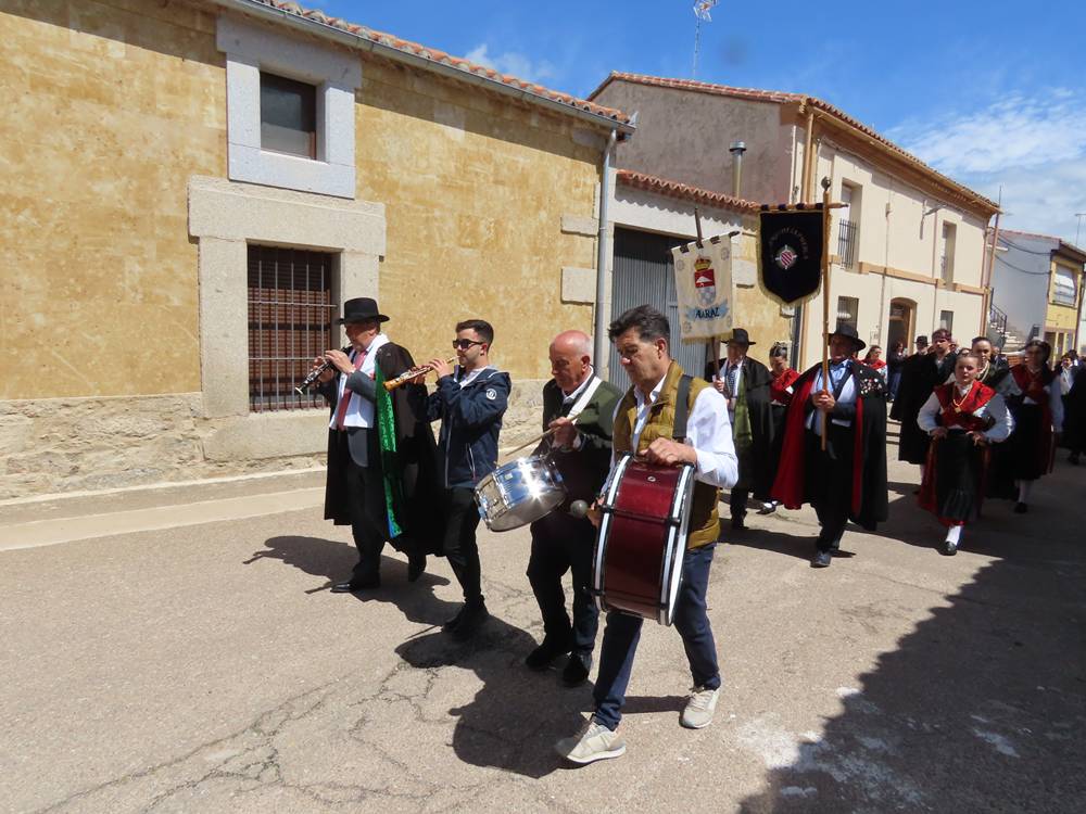 Los amigos de la capa se ponen de gala en Alaraz