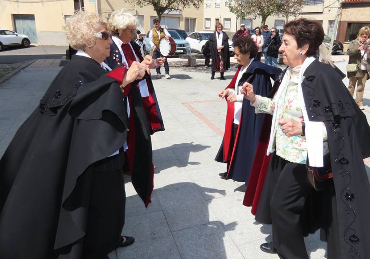 Los amigos de la capa se ponen de gala en Alaraz