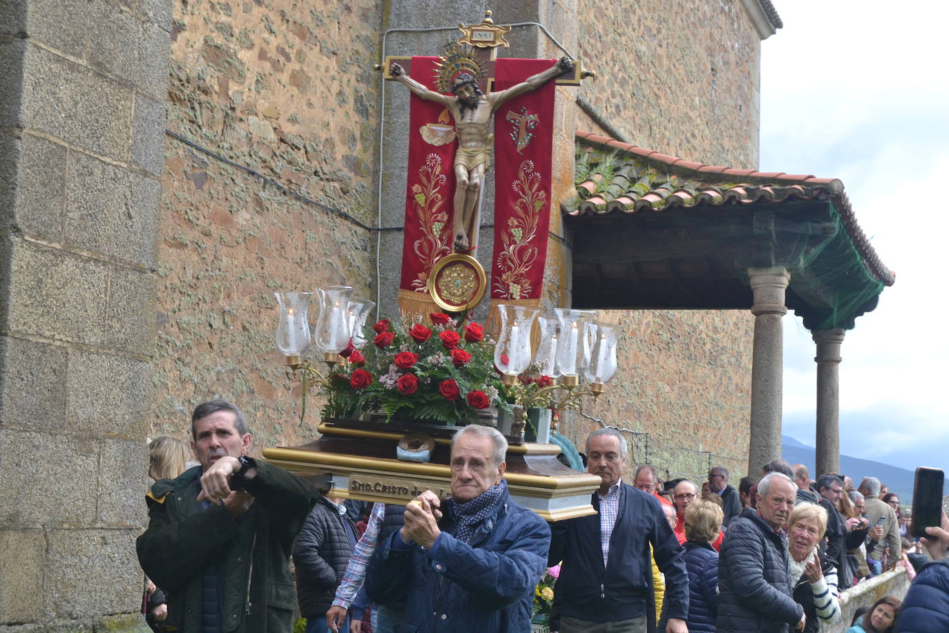 El Cristo de la Luz ilumina a El Cabaco