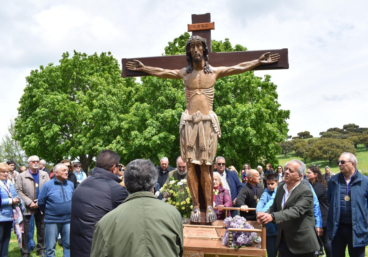 A tiro de soga y devoción con el Cristo de Cabrera