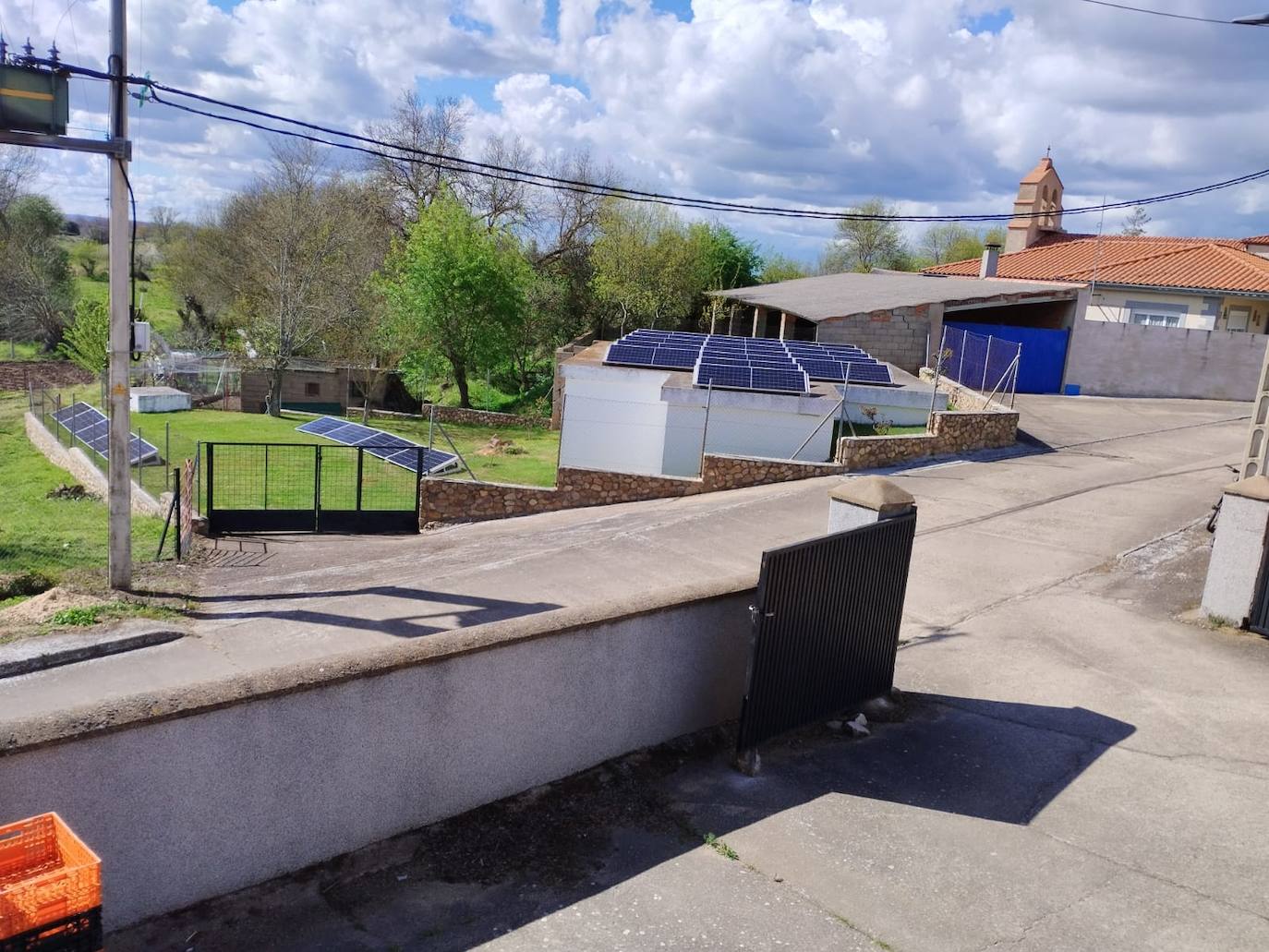 «En Alba de Yeltes, tenemos energía solar en las piscinas, el centro médico y el depósito»