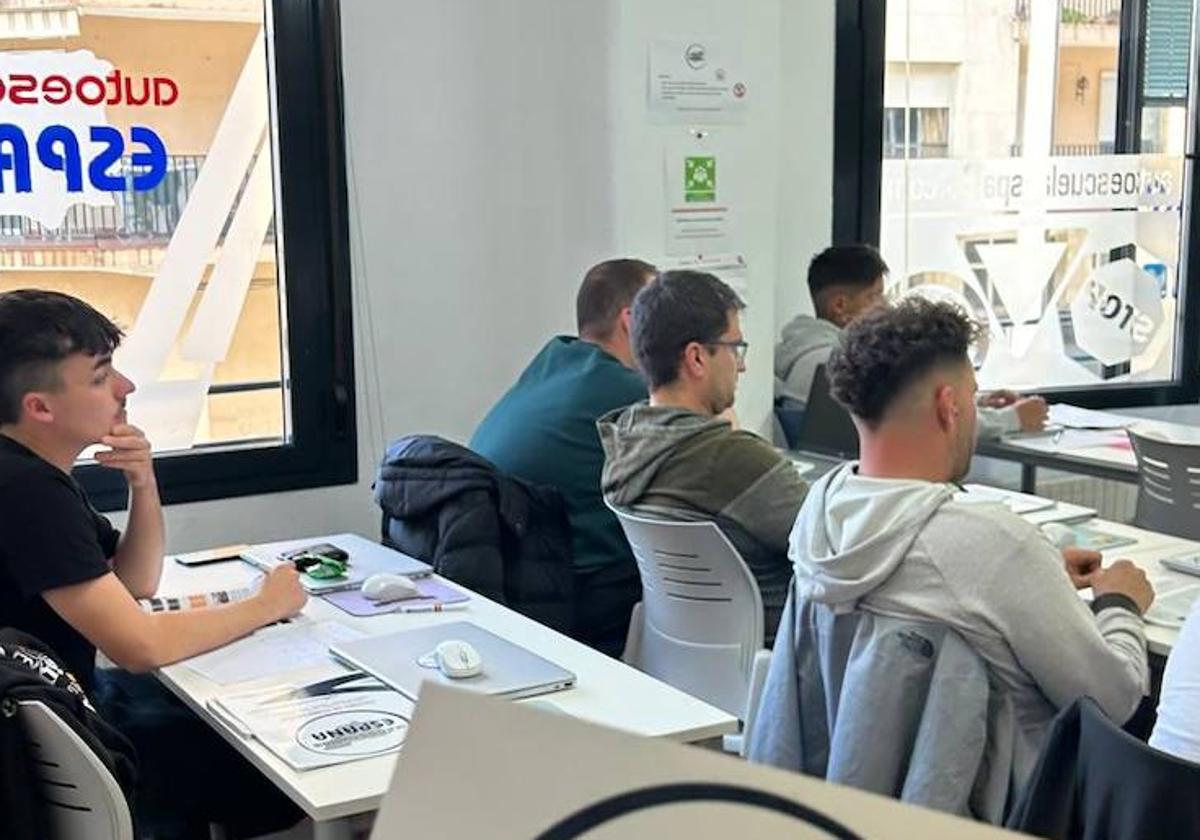 Autoescuelas España: formación de calidad con certificación oficial