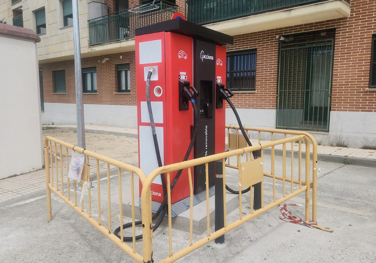 Listo el primer punto de recarga de vehículos eléctricos en Castellanos de Moriscos