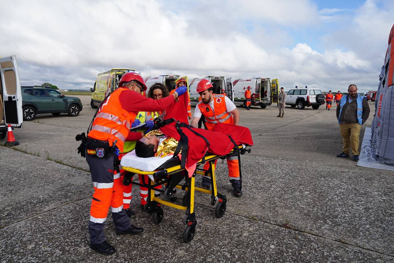 El simulacro de accidente aéreo en Matacán, en imágenes