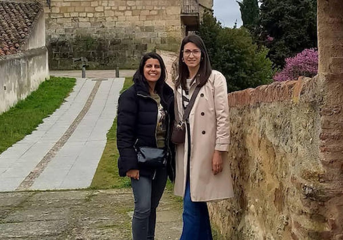 Cristina Salicio y Amanda Hernández, administrativas de Domínguez y Perrino Asesores.